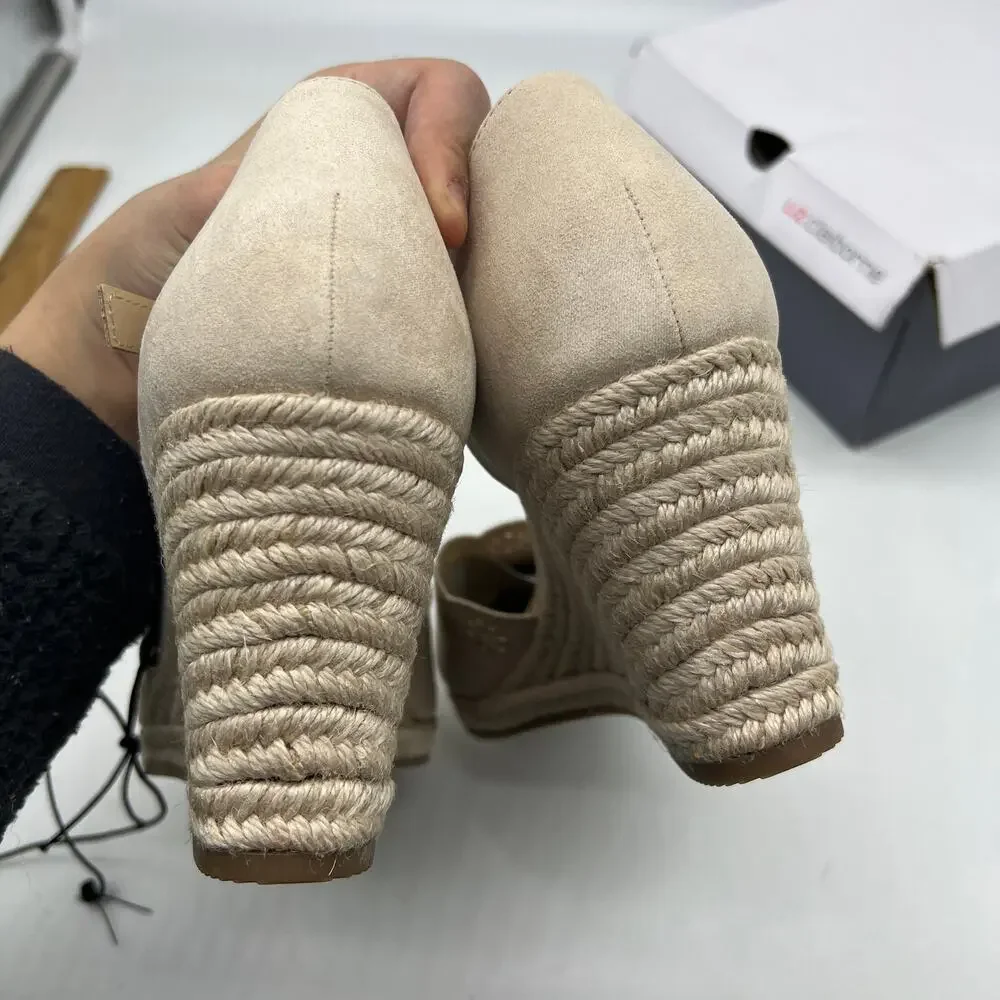 Liz Claiborne Morgan Women's Wedge Heels Cream Sand Size 9.5M